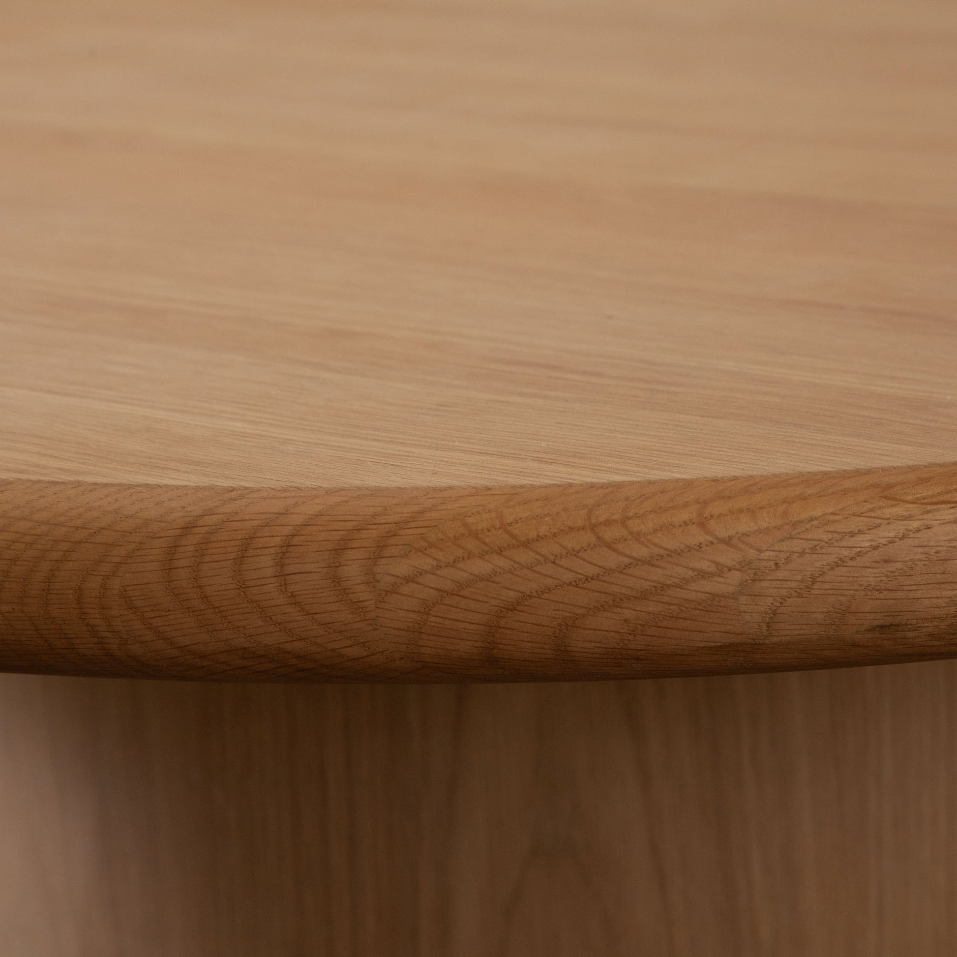 Campbell Round Pedestal Cocktail Table